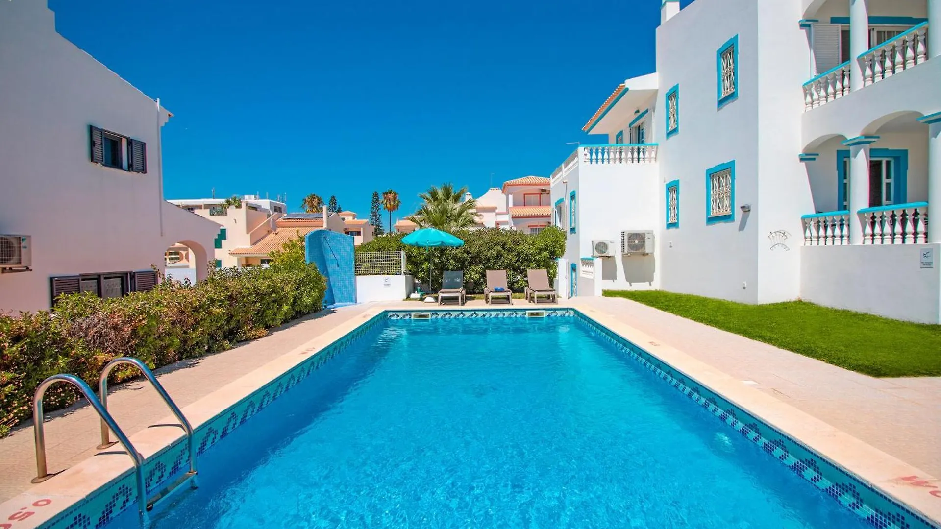 Villa Azul Guia